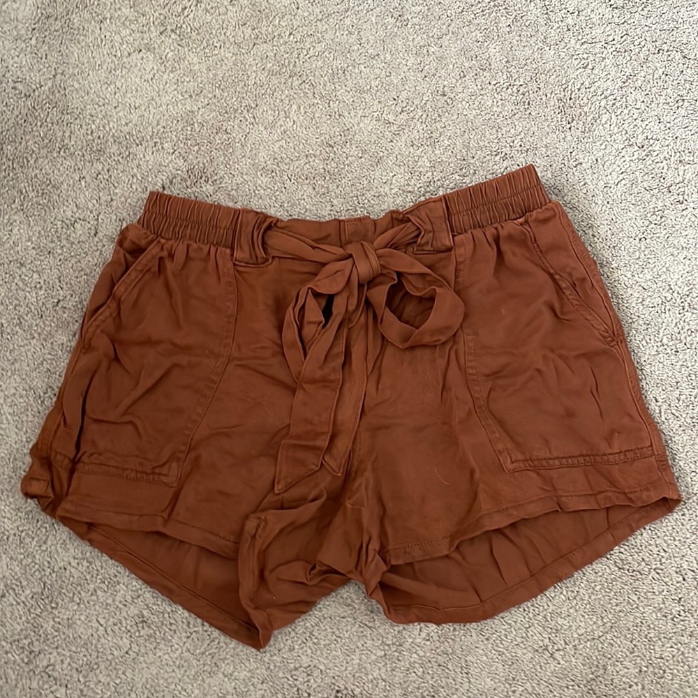 Cute shorts with bow